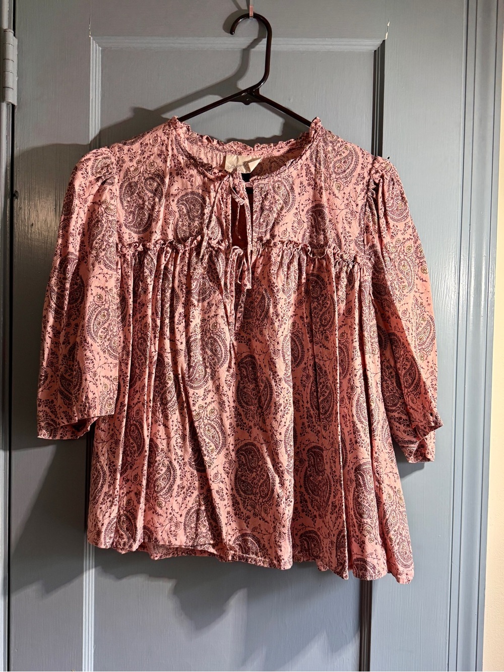 Universal Thread Pink Paisley Tie-Neck Peasant Blouse